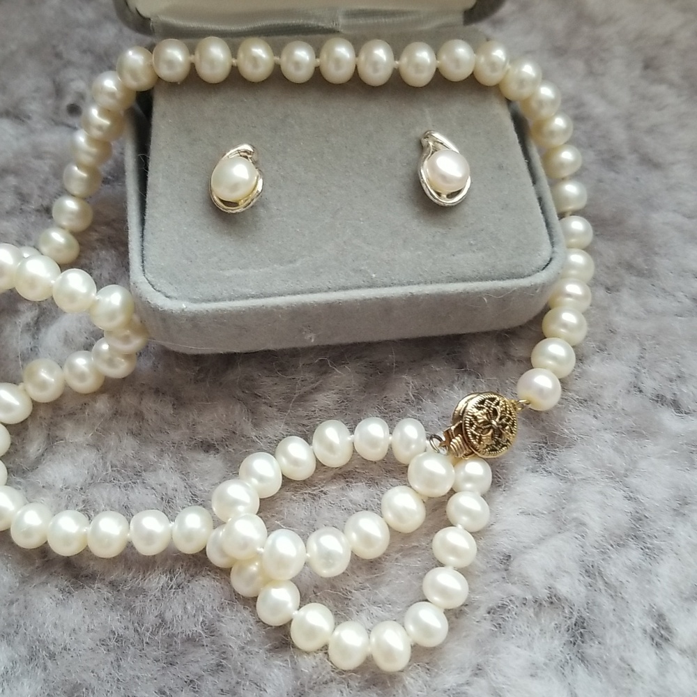 Elegant Silver and Cream Pearl Stud Earrings